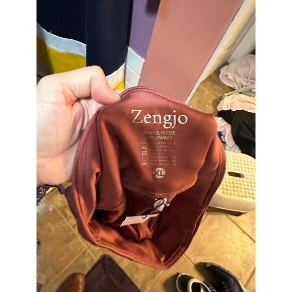 Zengjo Crop Leggings from Amazon dark blush color xl - Picture 4 of 4